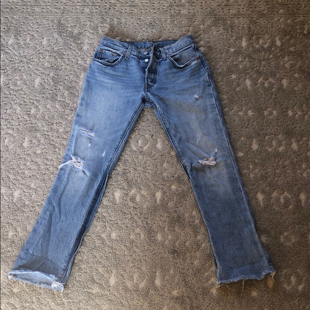 Levi Ripped Jeans